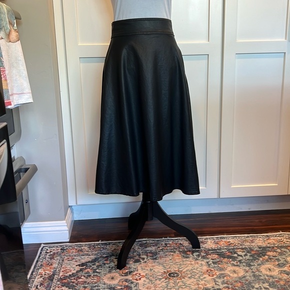 Cop.Copine NWOT Cop.Copine Elegant Black Midi Skirt Size 6 - Picture 7 of 10